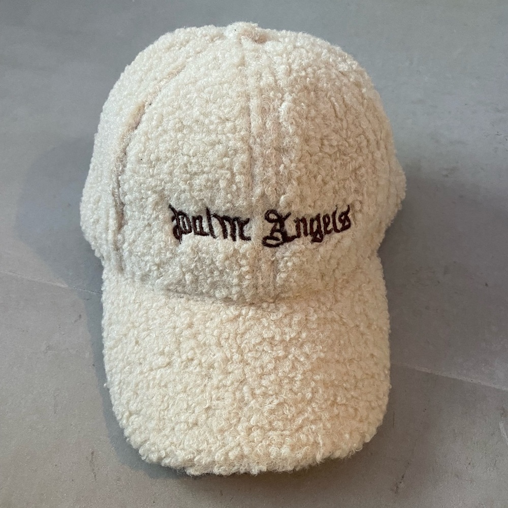 Lamb-wool baseball cap